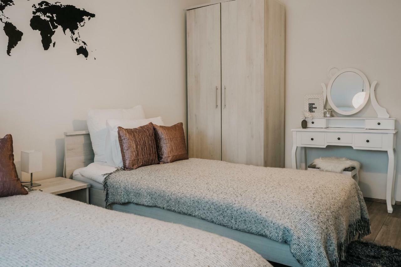 Apartman Bacchus Пула Екстериор снимка
