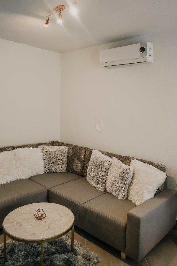 Apartman Bacchus Пула Екстериор снимка